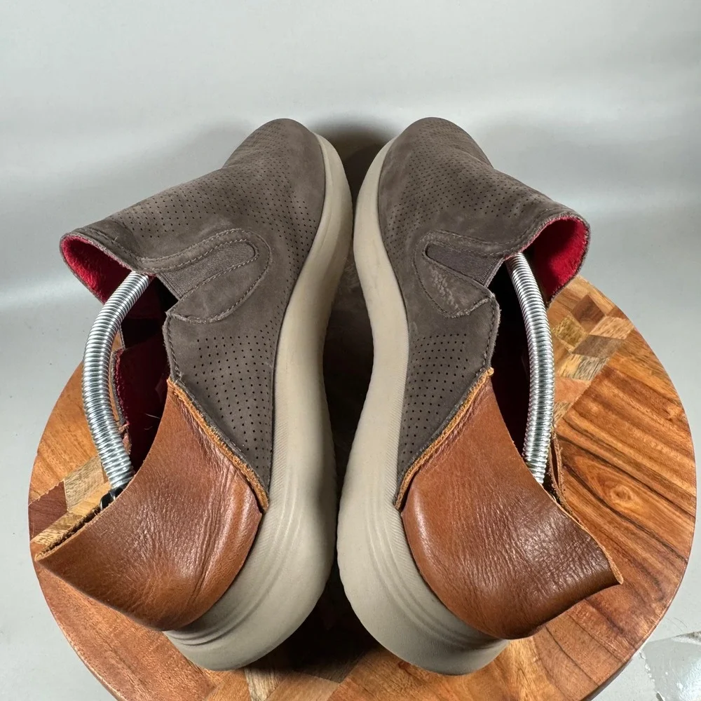Johnston & Murphy Mens 12M Brown Perforated Nubuck Slip On Loafers 25-6660